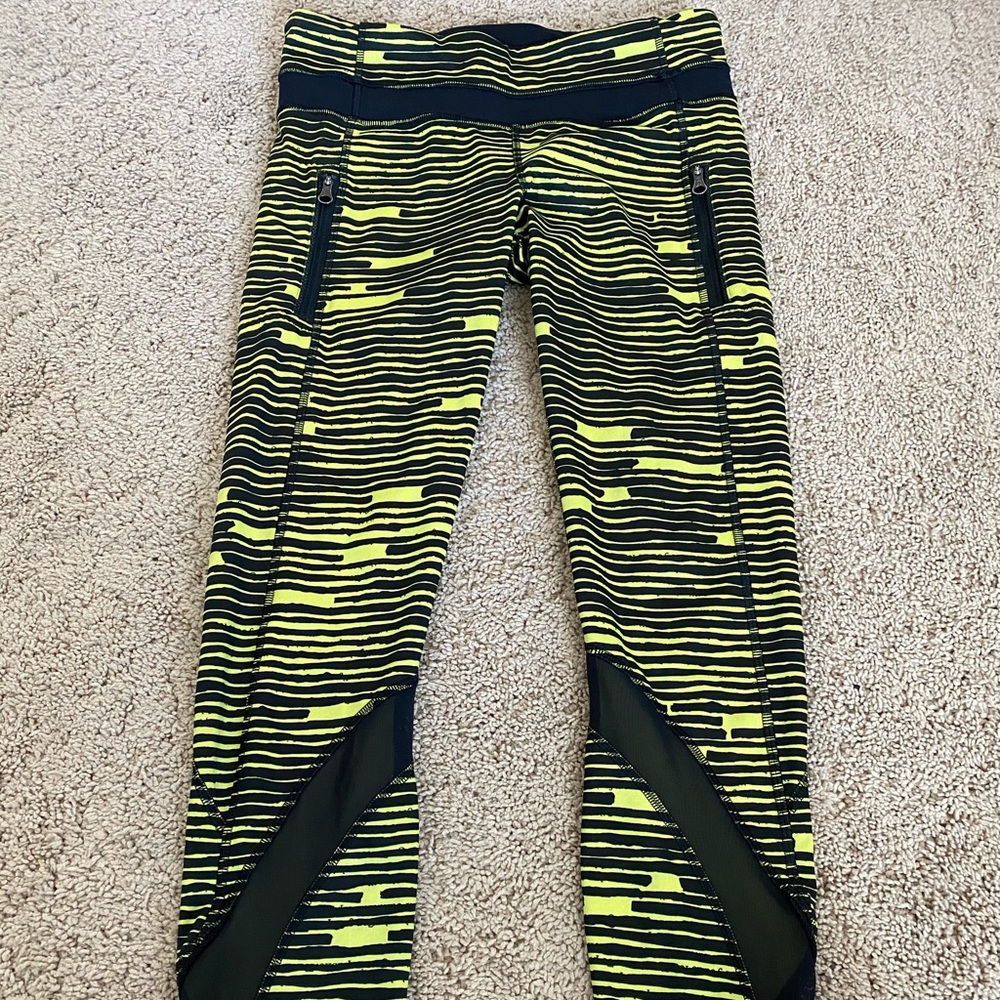 Lululemon Run Inspire seawheeze 25" size 6